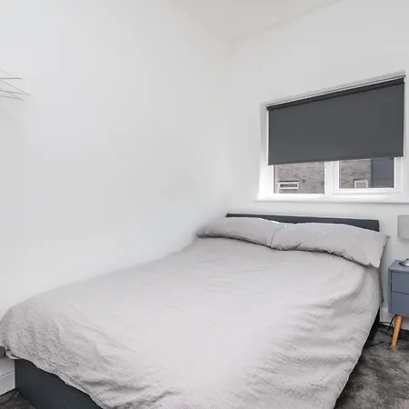 3 Hampden Street - Stylish 2-bed Terrace With Parking - Pass The Keys York