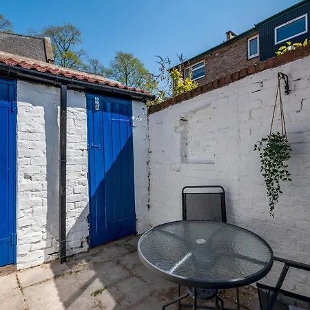 Vakantiehuis 3 Hampden Street Stylish, 2-bed Terrace With Parking - Pass The Keys