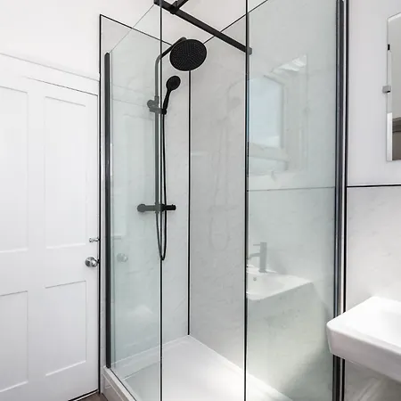 3 Hampden Street Stylish, 2-bed Terrace With Parking - Pass The Keys Feriehus *