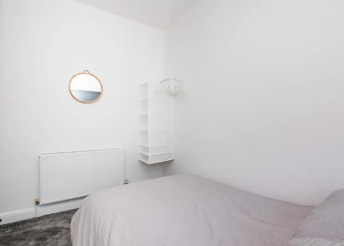 3 Hampden Street Stylish, 2-bed Terrace With Parking - Pass The Keys