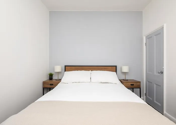 3 Hampden Street Stylish, 2-bed Terrace With Parking - Pass The Keys York