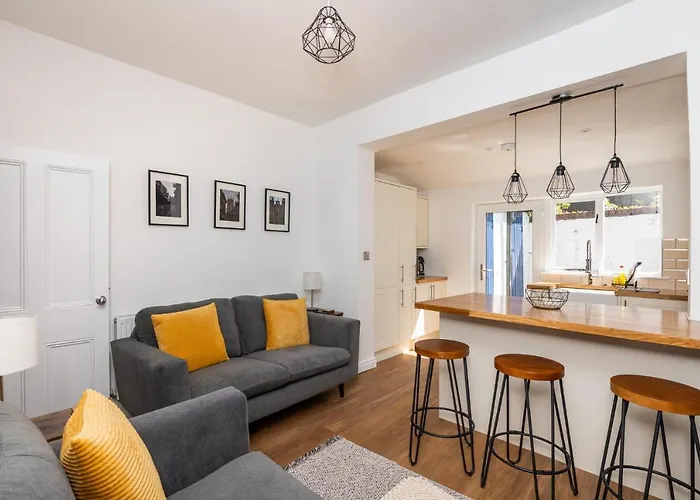 3 Hampden Street Stylish, 2-bed Terrace With Parking - Pass The Keys *