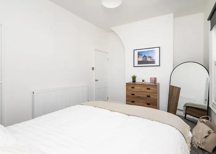 3 Hampden Street Stylish, 2-bed Terrace With Parking - Pass The Keys * York