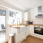 3 Hampden Street Stylish, 2-bed Terrace With Parking - Pass The Keys * York