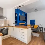 펜션 3 Hampden Street Stylish, 2-bed Terrace With Parking - Pass The Keys 요크