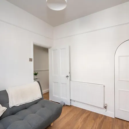 3 Hampden Street Stylish, 2-bed Terrace With Parking - Pass The Keys יורק