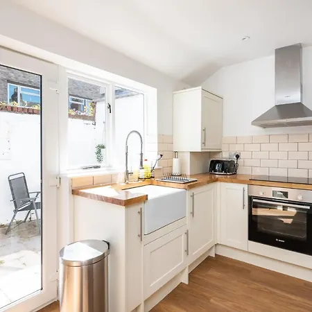 3 Hampden Street Stylish, 2-bed Terrace With Parking - Pass The Keys * יורק