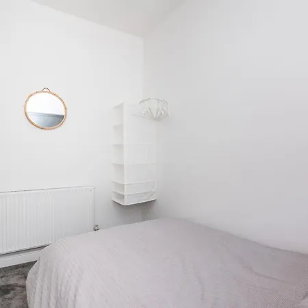 3 Hampden Street Stylish, 2-bed Terrace With Parking - Pass The Keys