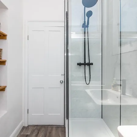 3 Hampden Street Stylish, 2-bed Terrace With Parking - Pass The Keys Holiday home York